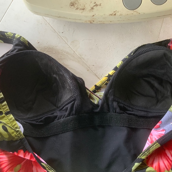 MIRACLESUIT SWIMSUIT - Picture 3 of 6